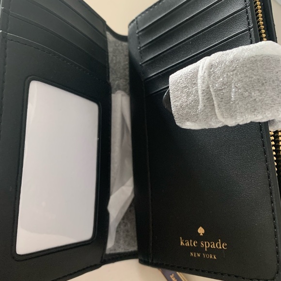 Kate Spade Black Quilted bifold wallet NWT!! - Picture 4 of 6